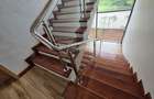 6 Bed Townhouse with En Suite in Lavington - 10