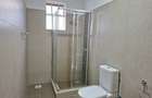 5 Bed House with En Suite at Close To Un - 17