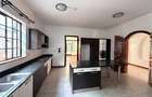 5 Bed Townhouse with En Suite at Lavington - 17