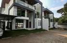6 Bed Villa with En Suite in Lavington - 1