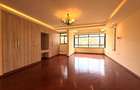 5 Bed Townhouse with En Suite in Lavington - 17