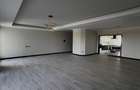 3 Bed Apartment with En Suite at Riverside Drive - 4