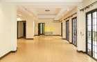 3 Bed Apartment in Riverside - 5