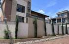 4 Bed House with En Suite in Membley - 20