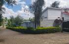 5 Bed House with Garden in Ridgeways - 13
