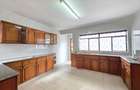 4 Bed Townhouse with En Suite at Valley Arcade - 8