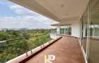 4 Bed Apartment with En Suite in Parklands - 5