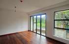 4 Bed Apartment with En Suite in Rosslyn - 19