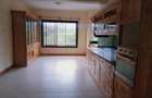 5 Bed Townhouse with En Suite at Westlands - 8