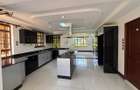 5 Bed House with En Suite in Runda - 12