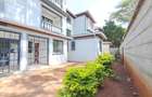 5 Bed Townhouse with En Suite in Lavington - 19