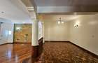 5 Bed House with En Suite in Lavington - 3