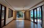 4 Bed Apartment with En Suite in Riverside - 2