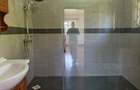 5 Bed House with En Suite in Runda - 14