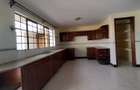 5 Bed Townhouse with En Suite in Lavington - 3