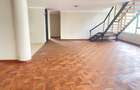 4 Bed Apartment in Riverside - 3
