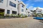 5 Bed Townhouse with En Suite at Lavington Green - 12
