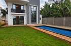 5 Bed House with En Suite at Lavington Green - 1