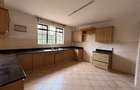 3 Bed Apartment with En Suite in Riverside - 9
