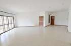 3 Bed Apartment with En Suite at Riverside Drive - 7