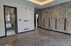 5 Bed House with En Suite in Nyari - 9