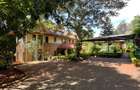 5 Bed Villa with En Suite in Rosslyn - 2