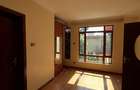 5 Bed Townhouse with En Suite in Lavington - 8