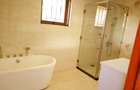 5 Bed Townhouse with En Suite at Lavington - 17