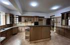 5 Bed Townhouse with En Suite in Lavington - 3