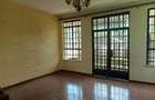 5 Bed Townhouse with En Suite in Lavington - 4