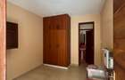 5 Bed Townhouse with En Suite at Lavington - 2