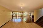 4 Bed House with En Suite in Runda - 16