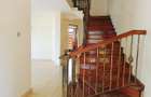 5 Bed House with En Suite in Lavington - 8