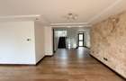 5 Bed Townhouse with En Suite in Lavington - 4
