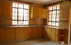 5 Bed Townhouse with En Suite in Lavington - 18