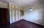 4 Bed House with En Suite in Nyari - 22