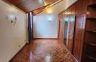 5 Bed House with En Suite at Hardy Area - 8