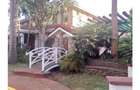 6 Bed House with En Suite in Lavington - 15