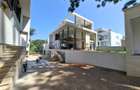 6 Bed Townhouse with En Suite in Lavington - 6