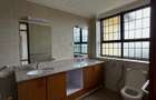 4 Bed Townhouse with En Suite in Runda - 17