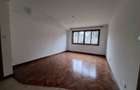6 Bed Townhouse with En Suite in Lavington - 14