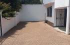 5 Bed Townhouse with En Suite in Riverside - 9
