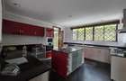 5 Bed House with En Suite in Lavington - 9