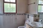 5 Bed Townhouse with En Suite in Spring Valley - 18