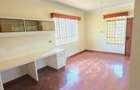5 Bed House with En Suite at Flem Tree - 16