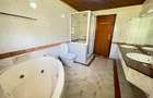 5 Bed Townhouse with En Suite in Spring Valley - 13