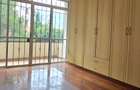 5 Bed Townhouse with En Suite at Brookside Drive - 19