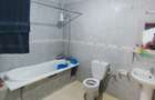 6 Bed House with En Suite in Lavington - 9