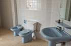 5 Bed House with En Suite at Off Glory Rd - 15