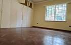 4 Bed House with En Suite in Rosslyn - 16